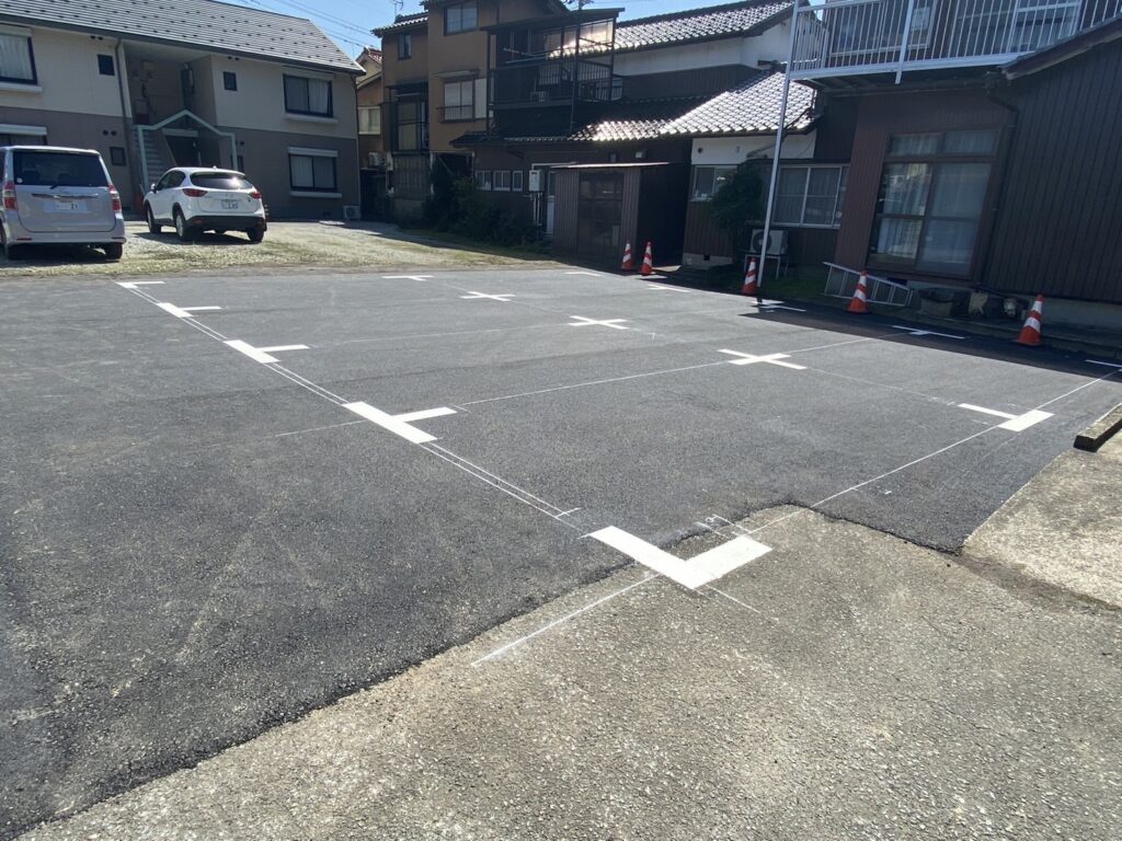 除草の心配なし！水はけもスムーズな駐車場へ