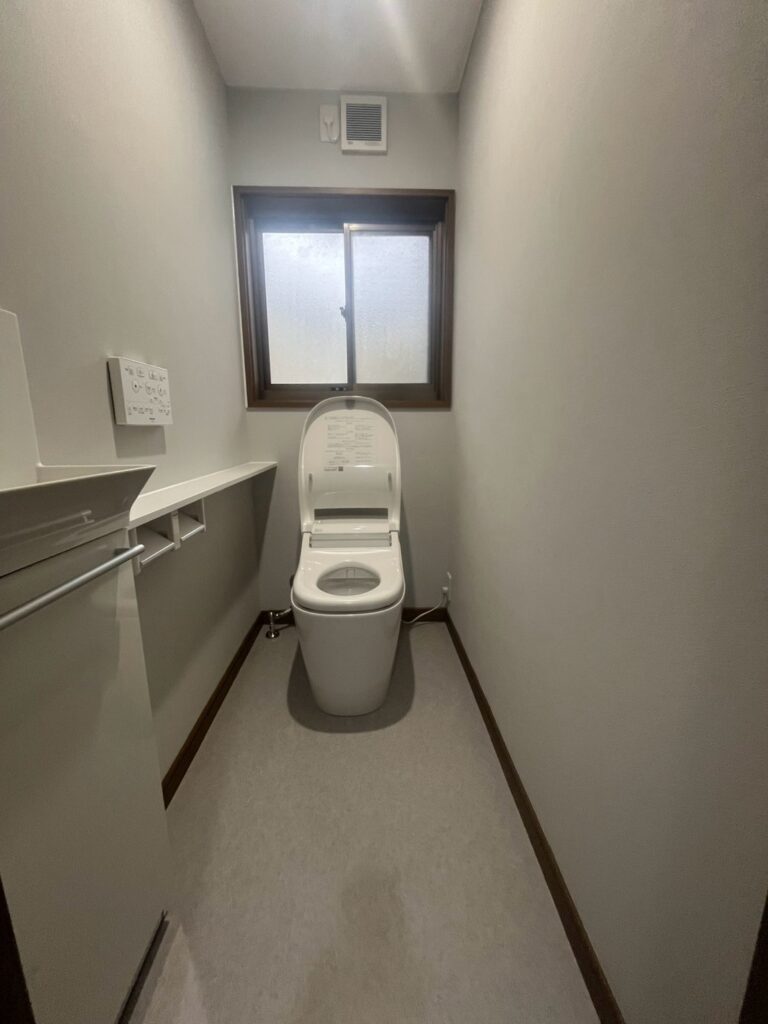独立手洗い器で水はねストレスゼロ！全自動洗浄機能付きトイレでいつでも清潔な空間に♪