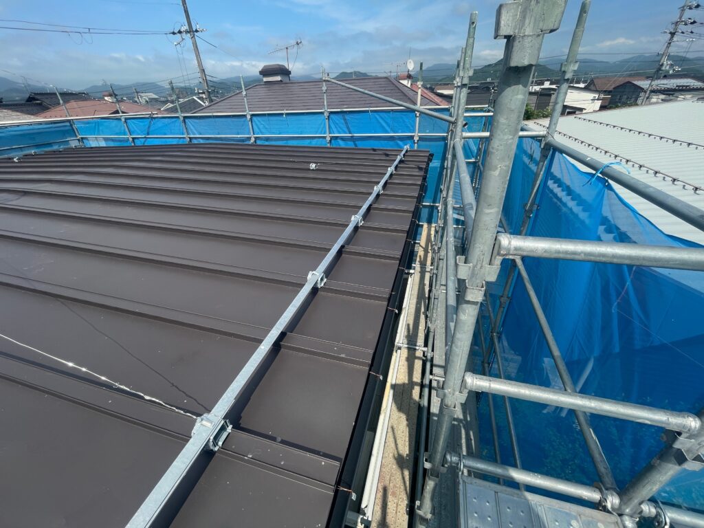 入居者もオーナーも安心！雨漏りを解決したアパートの屋根カバー工事