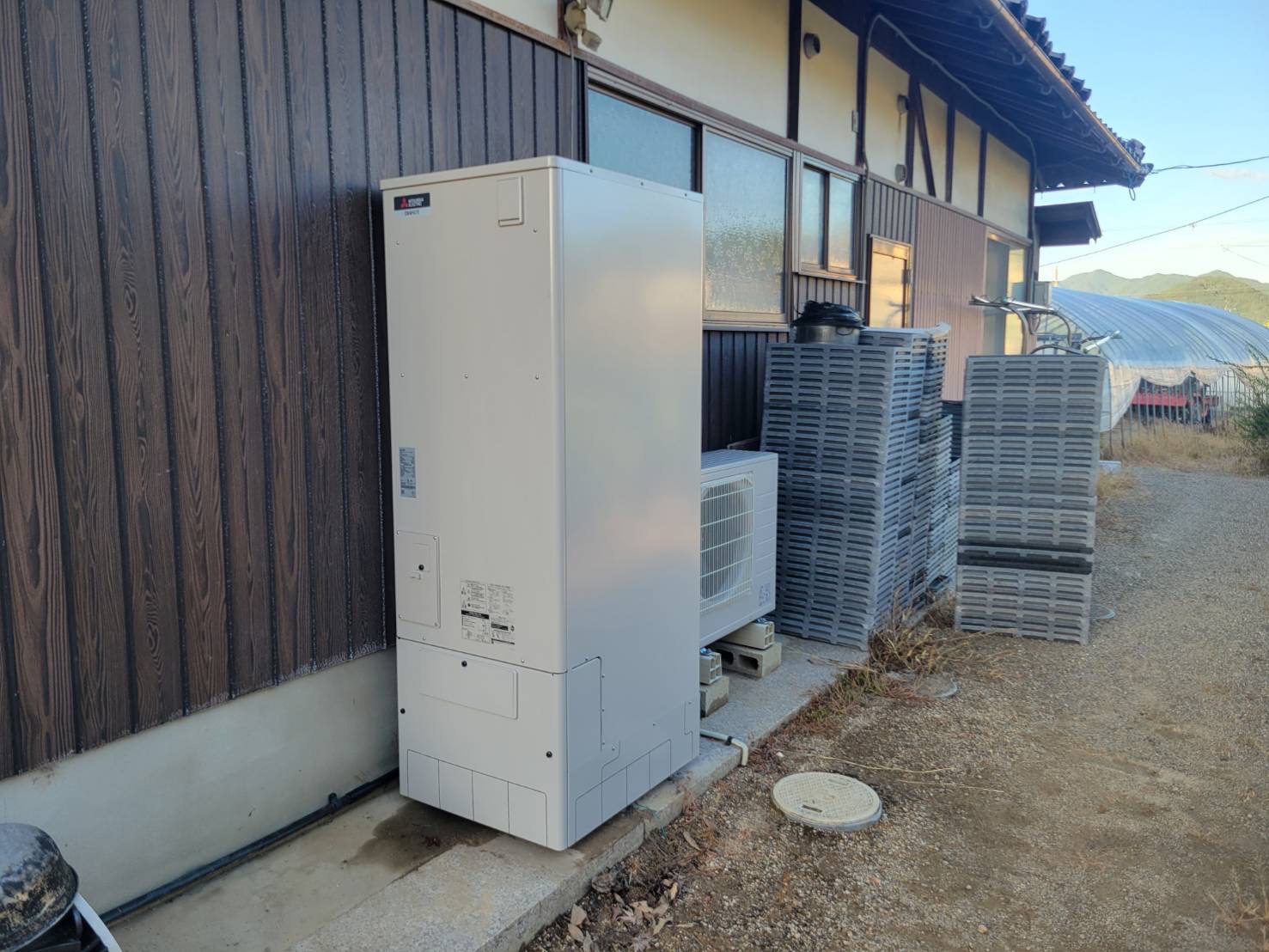 漏水トラブルをきっかけに高効率エコキュートへ交換！補助金活用でお得にリフォーム