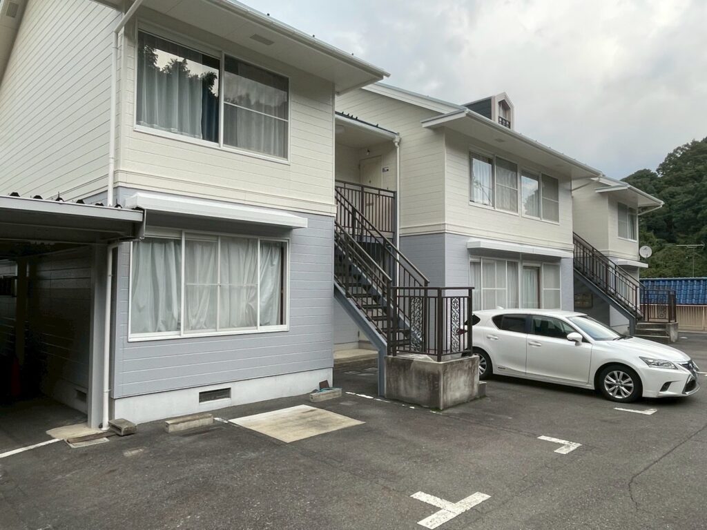 高耐久塗料でピカピカが続く！アパートの外観を美しく再生する外壁・屋根塗装