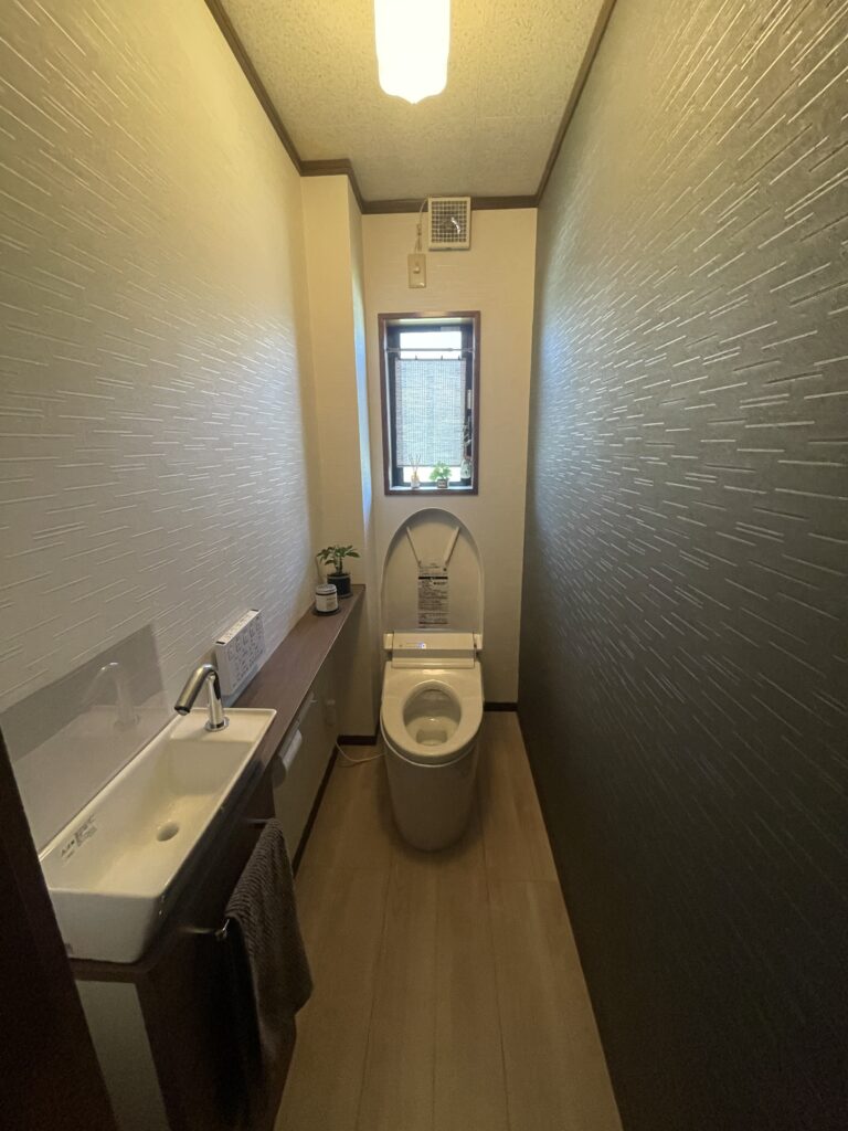 最新トイレで毎日が快適に。1階・2階を一新した省エネ＆お掃除ラクラクトイレリフォーム