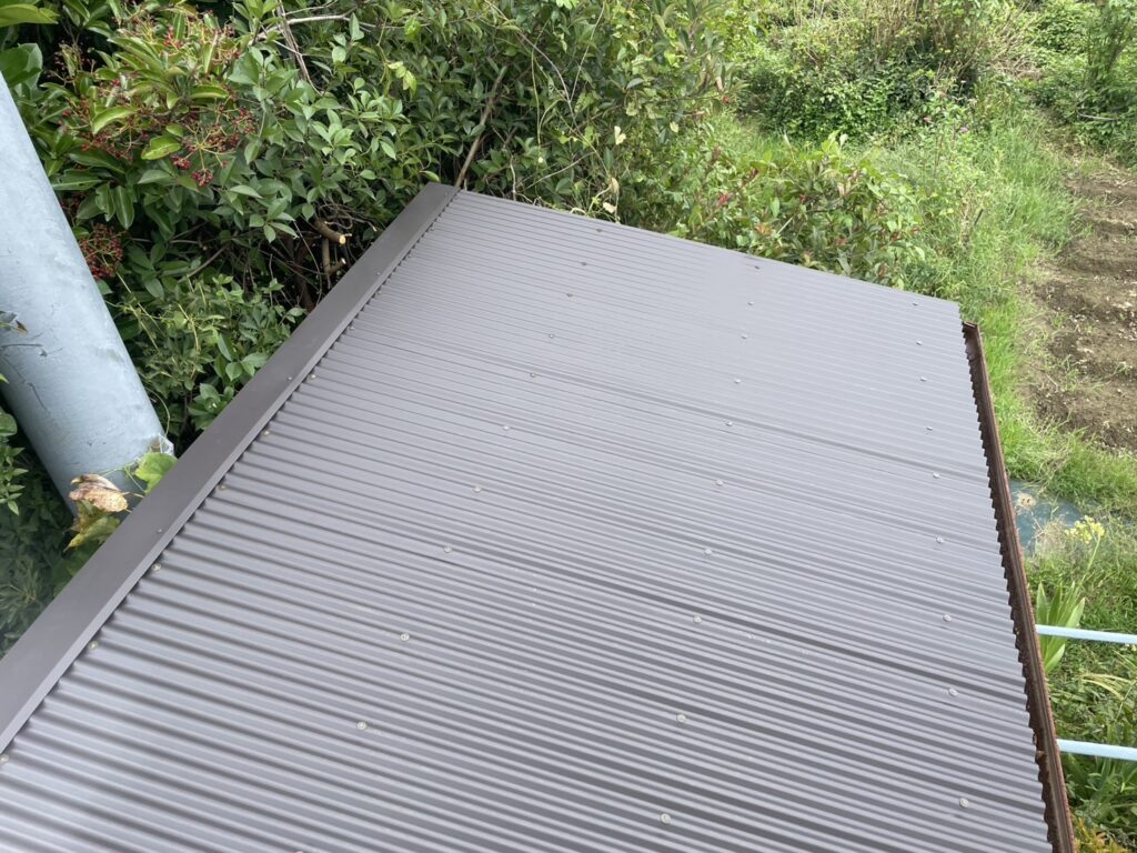 思い出の物置屋根を一新。雨漏りの不安も解消し、安心の収納空間へ