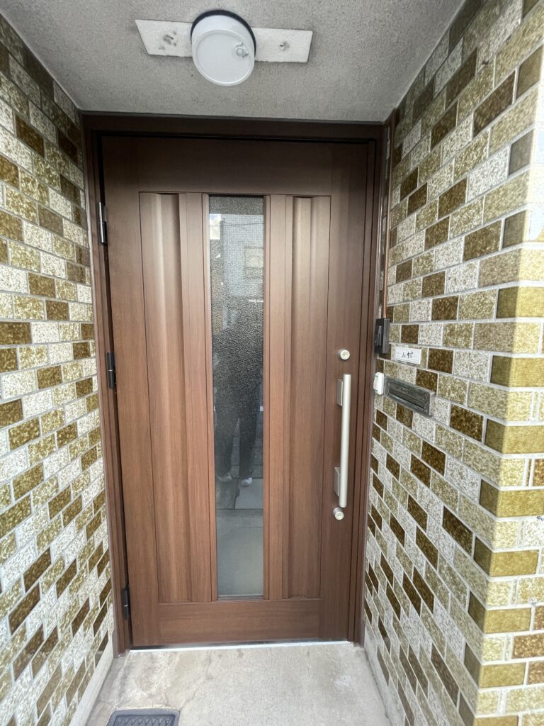 施錠のイライラを解消！ドア交換で安心・快適な玄関リフォーム