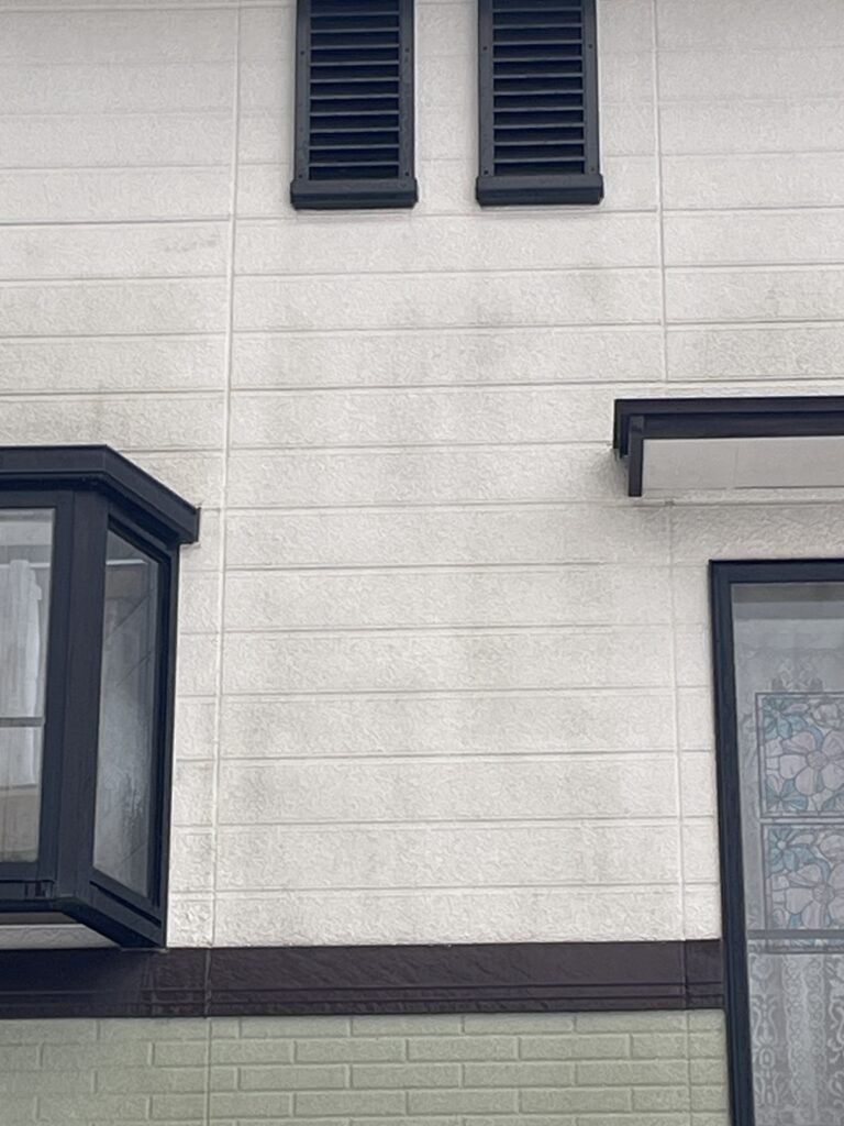 外観の印象もぐっと明るくなりました