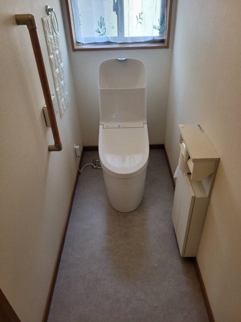 トイレ交換と床貼り替えで清潔感アップ！快適でお手入れしやすいトイレリフォーム