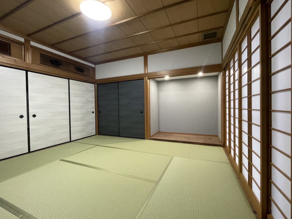 畳のやさしい風合いと木の温かみが感じられる和室に再生