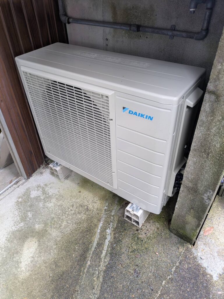 交換後のエコキュート室外機