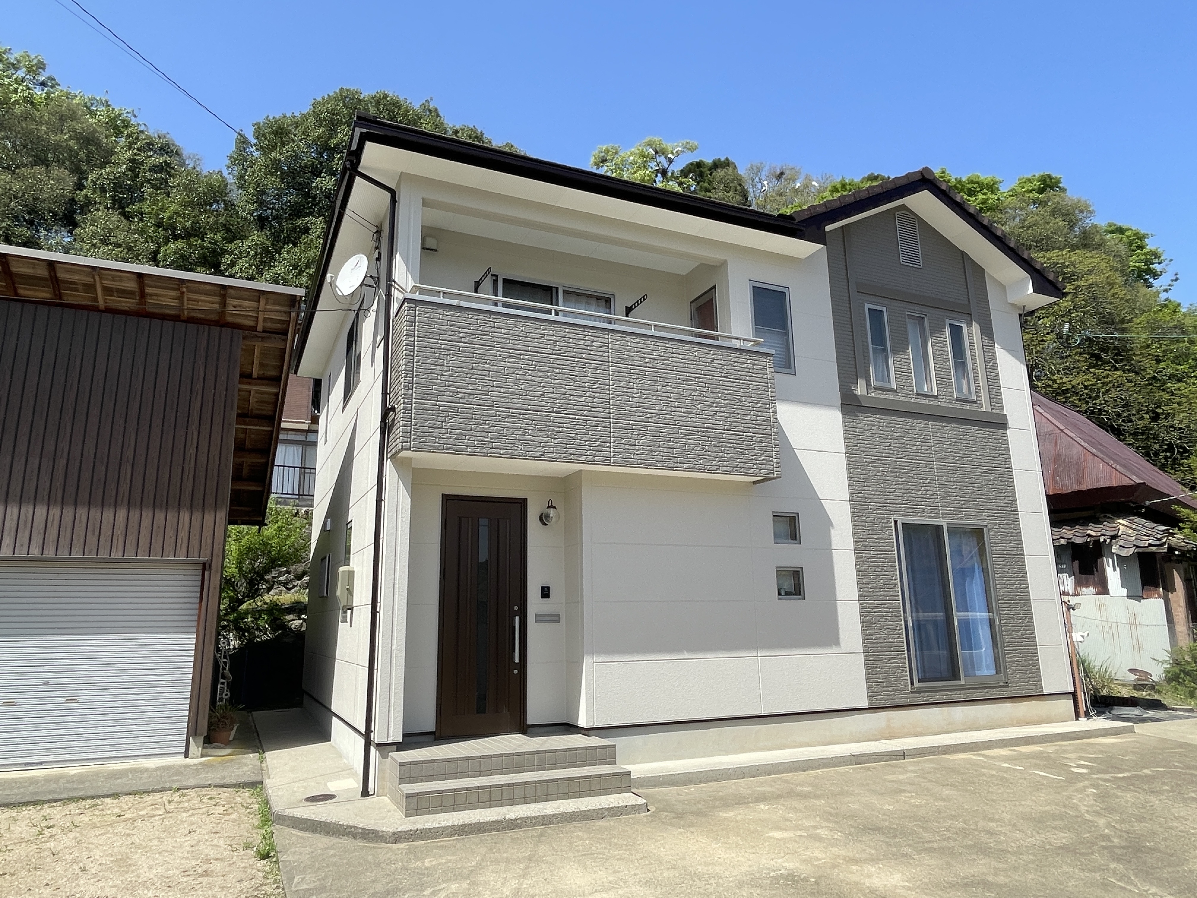 モダンなツートンカラーで、住まいの印象を一新。外壁塗装施工事例