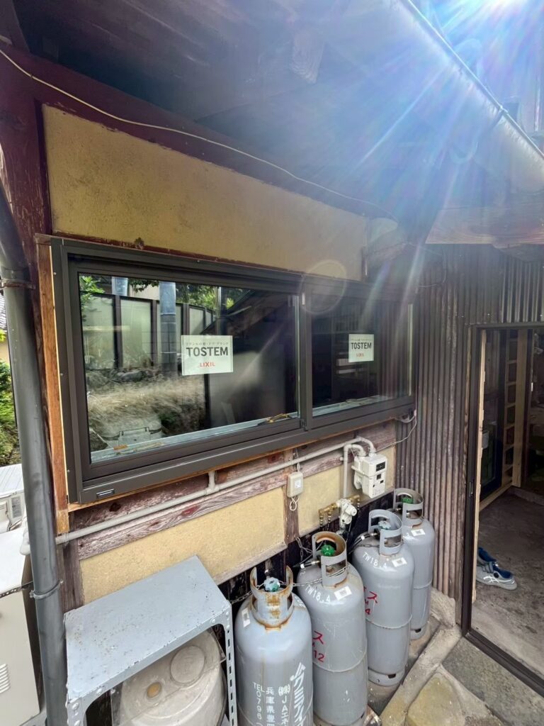 窓を替えてグッと快適に！暑さ・寒さをやわらげるキッチンの断熱リフォーム