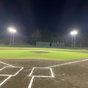 豊岡市のナイター照明のついた野球場